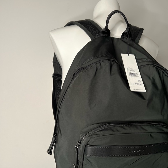 Calvin Klein - Picture 4 of 12